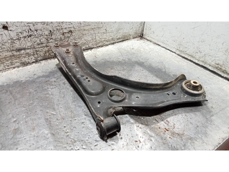 Recambio de brazo suspension inferior delantero izquierdo para seat ibiza (kj1) style referencia OEM IAM 2Q0407151B  