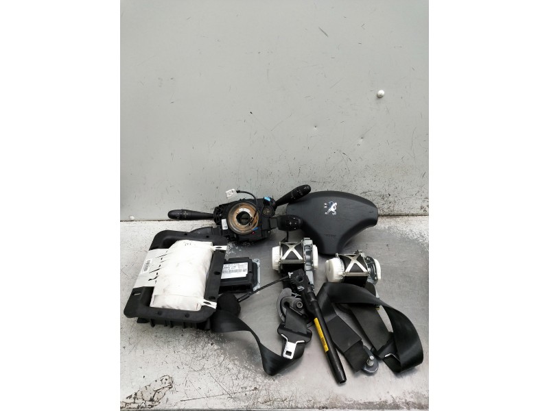 Recambio de kit airbag para peugeot 3008 referencia OEM IAM 0285010830 9675181780 VER FOTOS DEL SALPICADERO