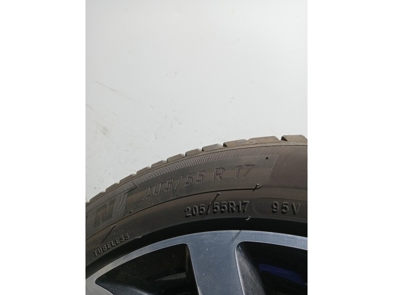 Recambio de juego llantas para renault captur referencia OEM IAM   