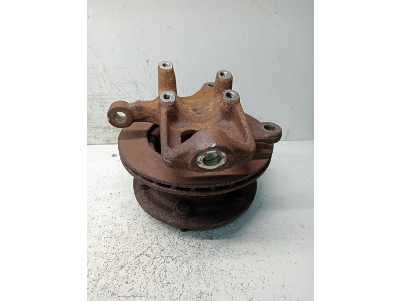 Recambio de mangueta delantera derecha para mercedes sprinter (w901,w904) caja cerr. referencia OEM IAM 9043320102  