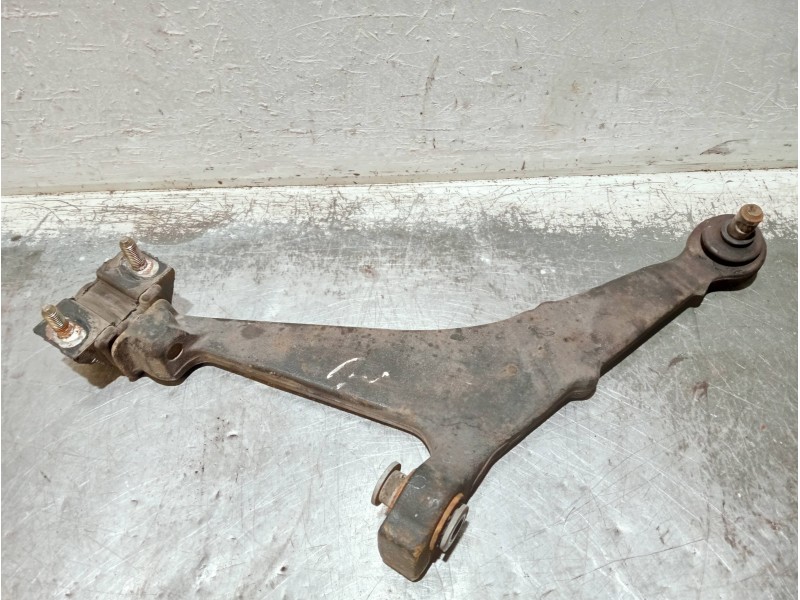 Recambio de brazo suspension inferior delantero izquierdo para peugeot 106 (s1) referencia OEM IAM   