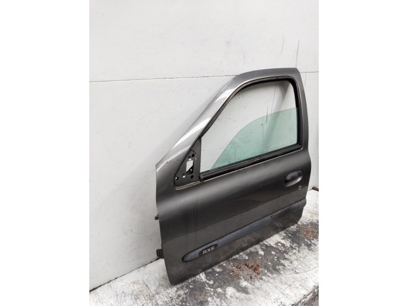 Recambio de puerta delantera izquierda para renault clio ii fase i (b/cbo) 1.4 alize referencia OEM IAM   5P