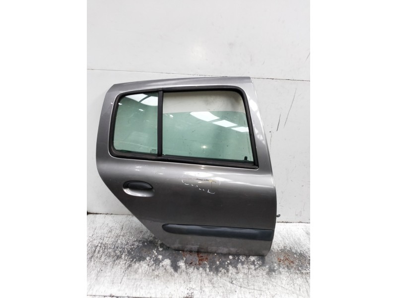 Recambio de puerta trasera derecha para renault clio ii fase i (b/cbo) 1.4 alize referencia OEM IAM  VER FOTOS 5P
