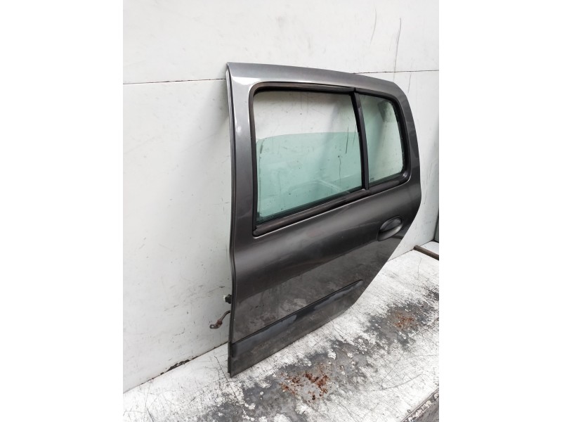 Recambio de puerta trasera izquierda para renault clio ii fase i (b/cbo) 1.4 alize referencia OEM IAM   5P