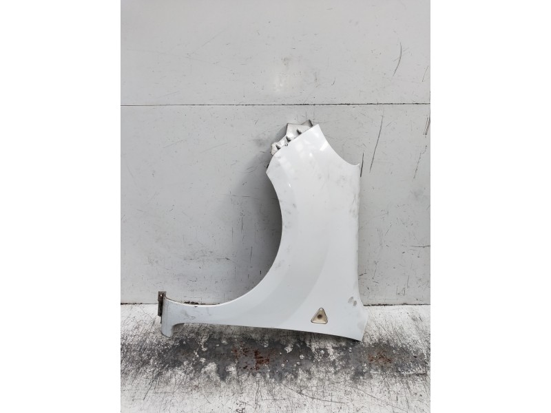 Recambio de aleta delantera izquierda para renault kangoo referencia OEM IAM    Recambio de aleta delantera izquierda para renault kangoo referencia OEM IAM