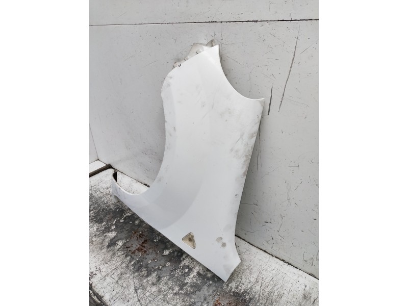 Recambio de aleta delantera izquierda para renault kangoo referencia OEM IAM    Recambio de aleta delantera izquierda para renault kangoo referencia OEM IAM