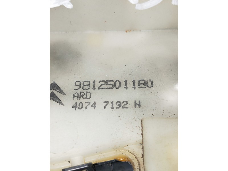 Recambio de motor cierre centralizado trasero derecho para peugeot 208 active referencia OEM IAM 9812507780  5P