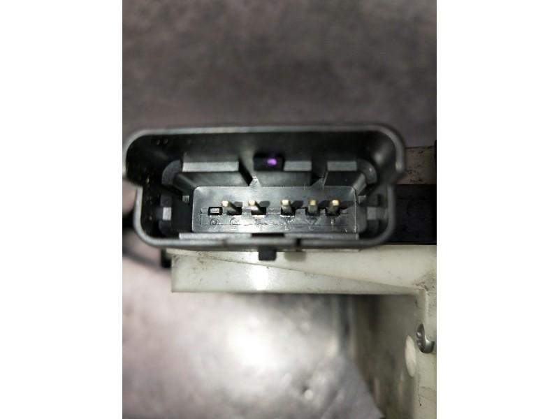 Recambio de motor cierre centralizado trasero derecho para peugeot 208 active referencia OEM IAM 9812507780  5P