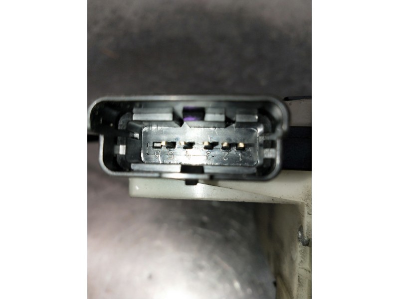 Recambio de motor cierre centralizado delantero derecho para peugeot 208 active referencia OEM IAM 9812500780  5P