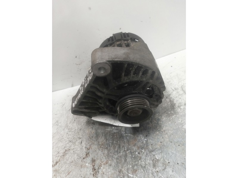 Recambio de alternador para fiat panda (169) 1.2 8v dynamic referencia OEM IAM 46843093 DENSO 