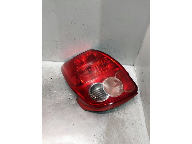 Recambio de piloto trasero derecho para toyota auris luna referencia OEM IAM   