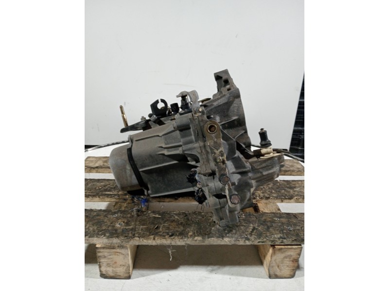 Recambio de caja cambios para peugeot 106 (s1) referencia OEM IAM 2CB56 0439382 5V