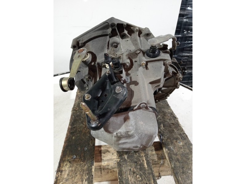 Recambio de caja cambios para peugeot 106 (s1) referencia OEM IAM 2CB56 0439382 5V