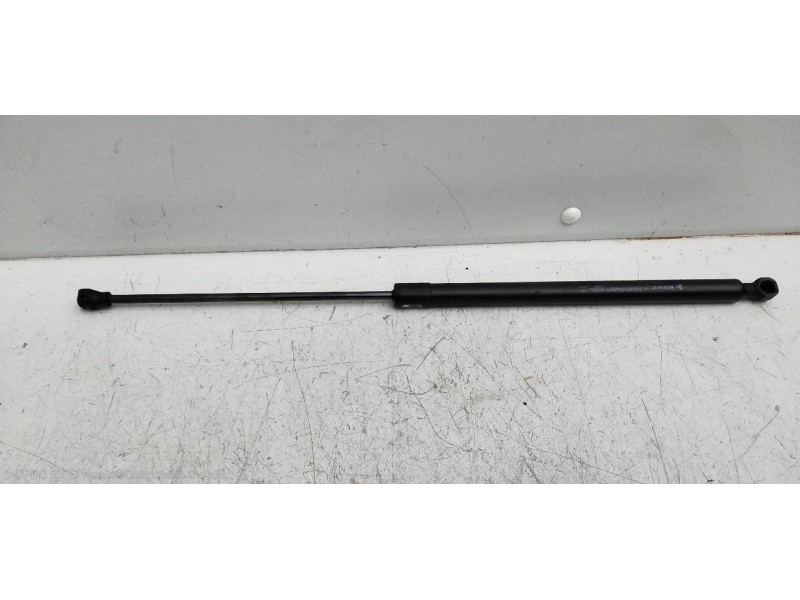 Recambio de amortiguadores capo para dacia sandero comfort referencia OEM IAM 654713274R 7000210541F0 