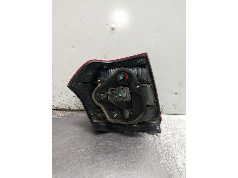 Recambio de piloto trasero izquierdo para toyota corolla (e12) referencia OEM IAM   