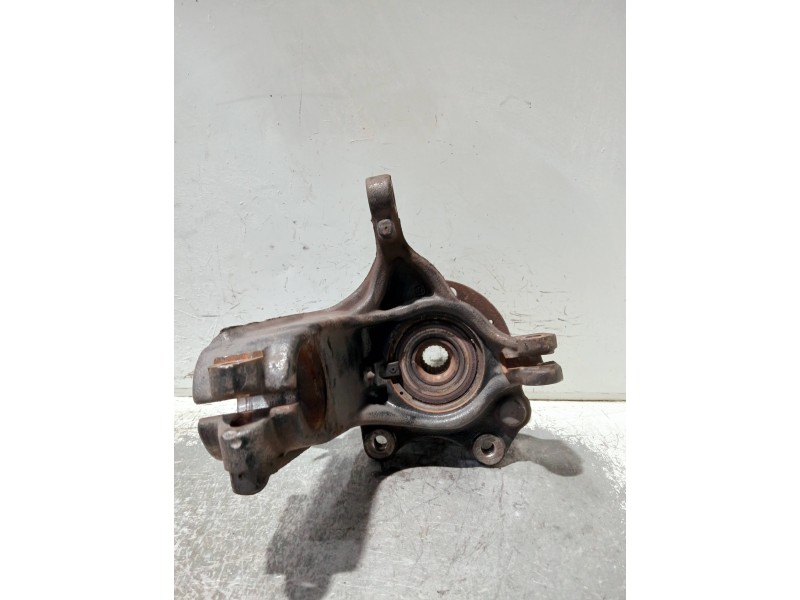 Recambio de mangueta delantera derecha para peugeot 207 1.4 referencia OEM IAM   