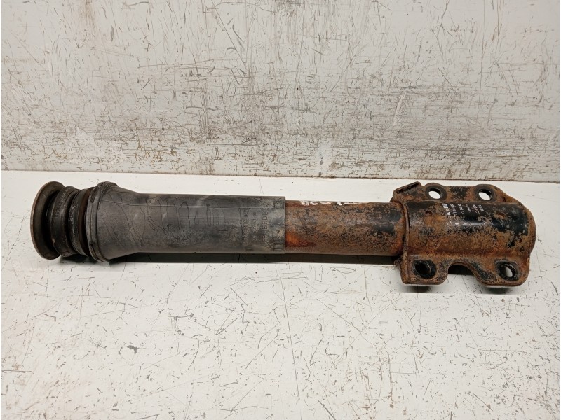 Recambio de amortiguador delantero izquierdo para mercedes sprinter (w901,w904) caja cerr. referencia OEM IAM   