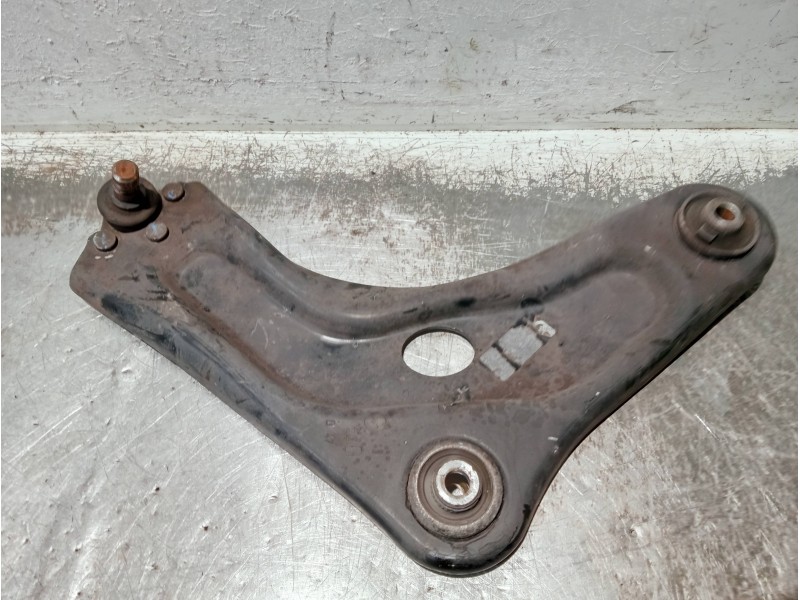 Recambio de brazo suspension inferior delantero derecho para peugeot 207 1.4 referencia OEM IAM   