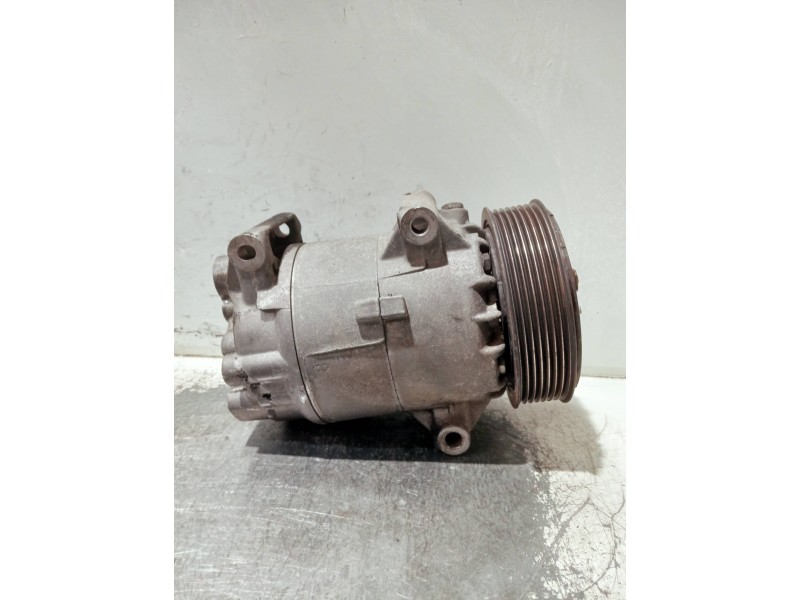 Recambio de compresor aire acondicionado para renault megane ii berlina 5p referencia OEM IAM 8200678499 01140554 