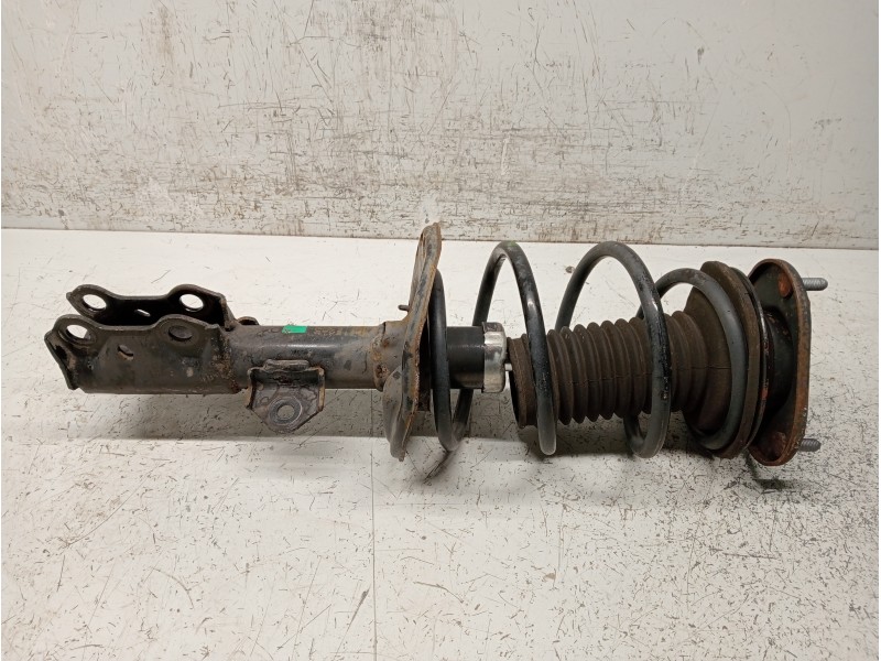 Recambio de amortiguador delantero derecho para toyota auris business referencia OEM IAM 4851002A10  