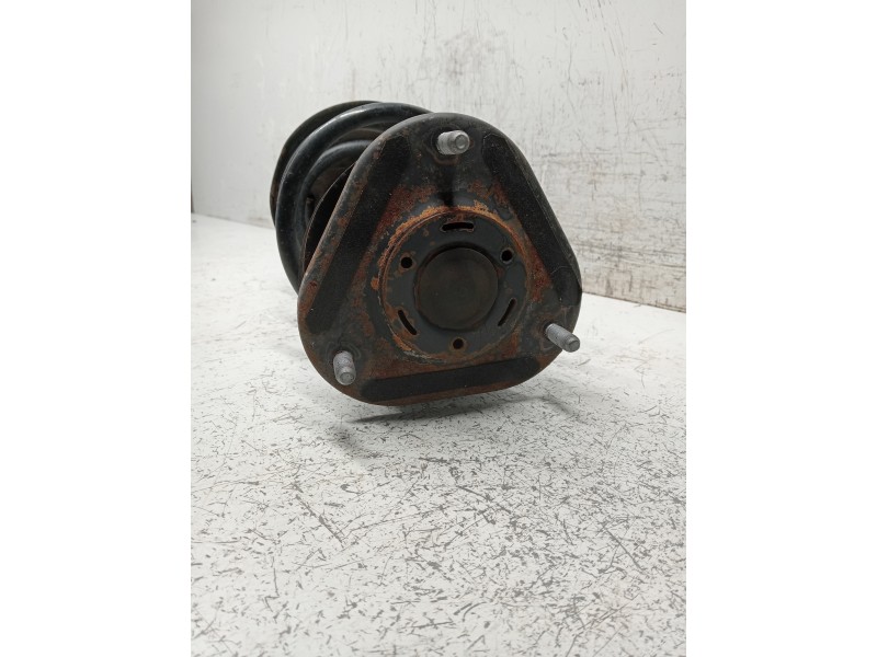 Recambio de amortiguador delantero derecho para toyota auris business referencia OEM IAM 4851002A10  