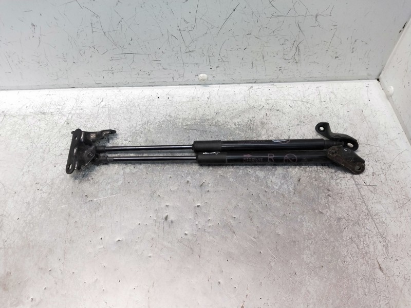 Recambio de amortiguadores maletero / porton para toyota auris business referencia OEM IAM 6895002130 7564390520N 