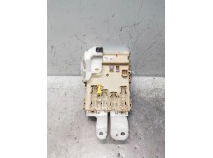 Recambio de caja reles / fusibles para toyota auris business referencia OEM IAM 8922102331 50119221 63583366 8273012X70A