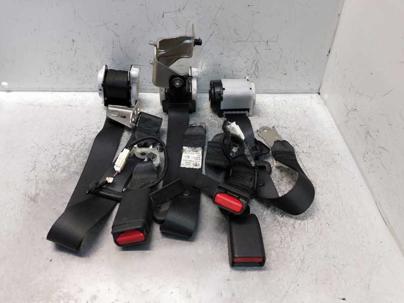 Recambio de juego cinturones trasero para toyota auris business referencia OEM IAM   5P
