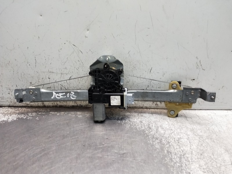 Recambio de elevalunas delantero izquierdo para renault captur referencia OEM IAM 128001502B 3R4654 9030320C 5P
