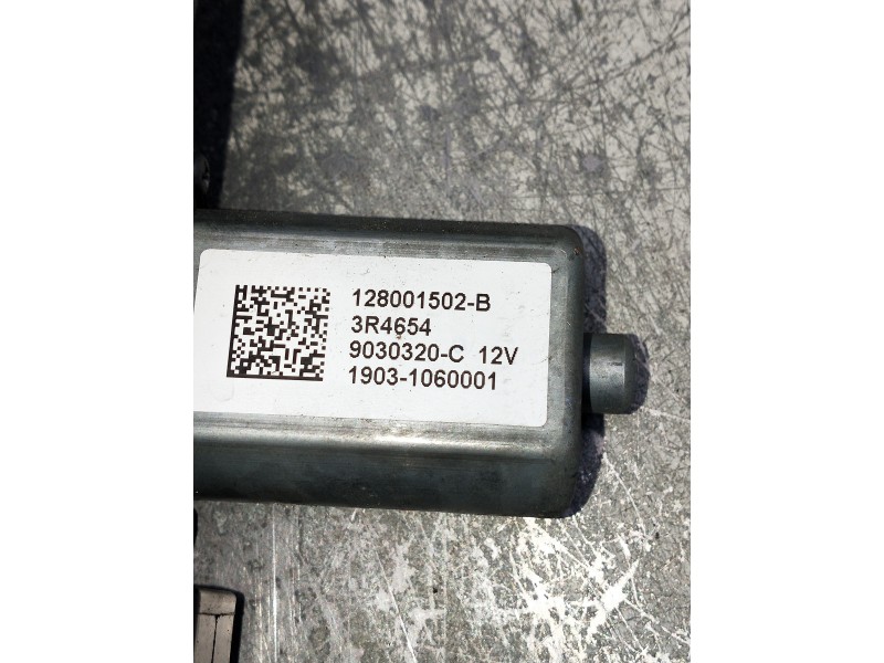 Recambio de elevalunas delantero izquierdo para renault captur referencia OEM IAM 128001502B 3R4654 9030320C 5P