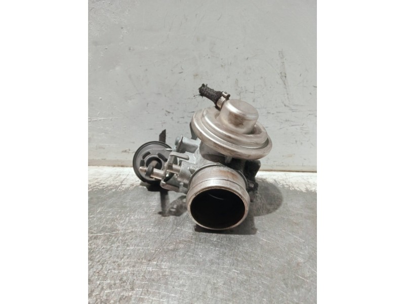 Recambio de caja mariposa para volkswagen golf iv berlina (1j1) referencia OEM IAM 038129637B 045131501L 