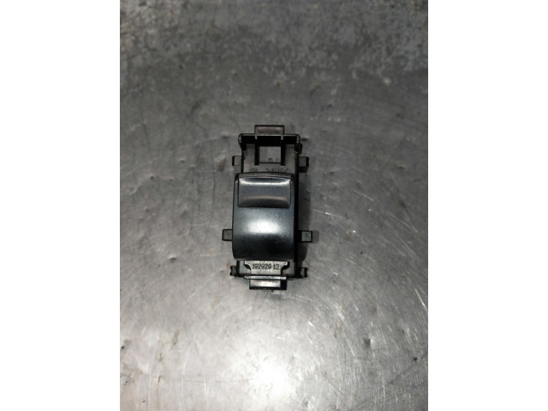 Recambio de mando elevalunas delantero derecho para toyota auris business referencia OEM IAM 8292X47  5P