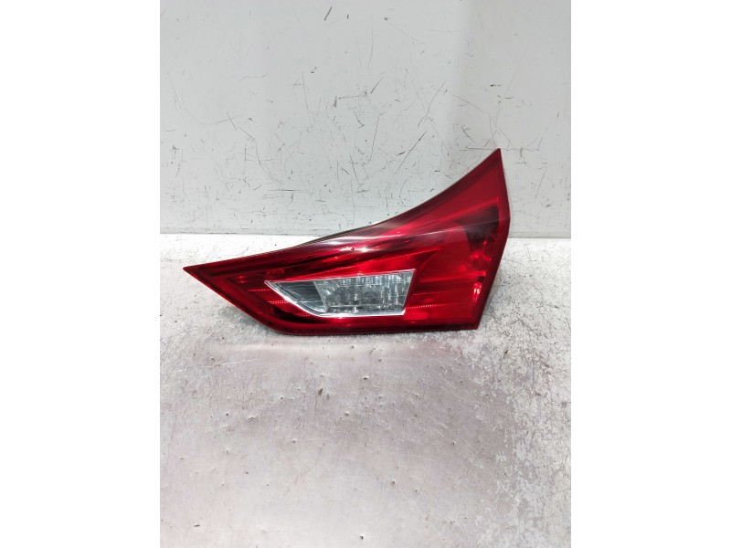 Recambio de piloto trasero derecho interior para toyota auris business referencia OEM IAM   