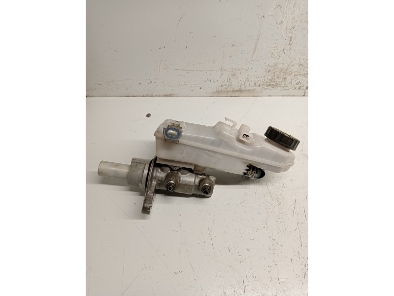 Recambio de bomba freno para toyota auris business referencia OEM IAM 0204255239 717818 