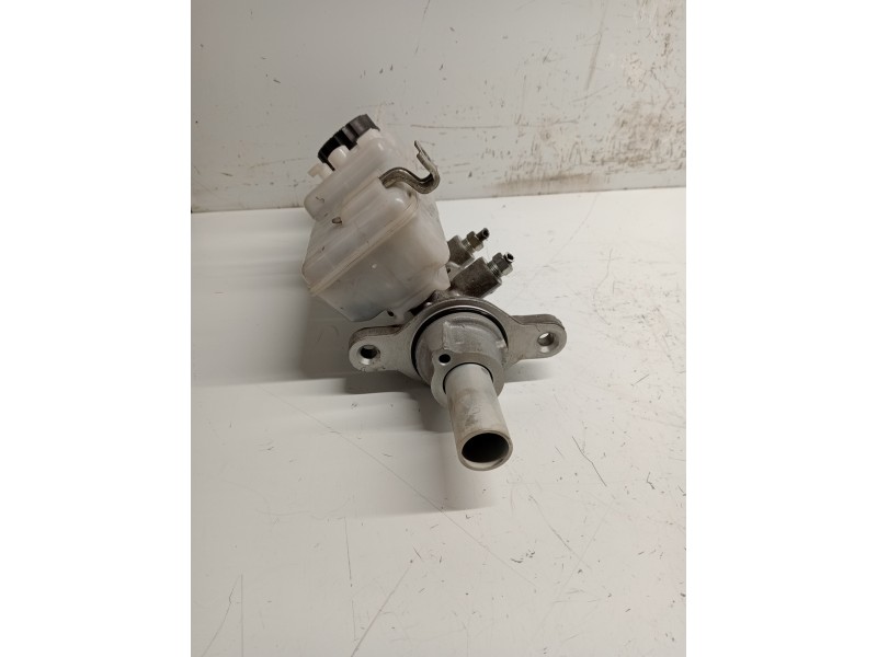 Recambio de bomba freno para toyota auris business referencia OEM IAM 0204255239 717818 