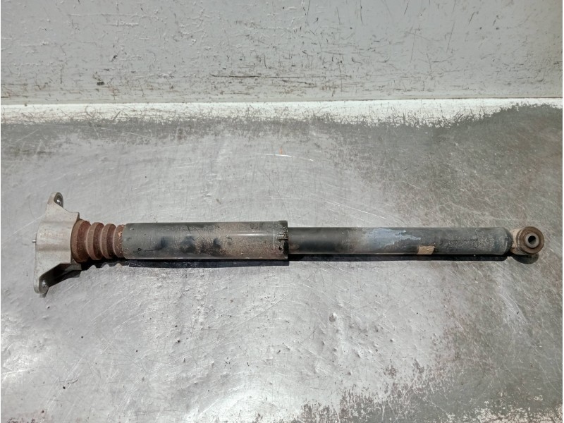 Recambio de amortiguador trasero derecho para mazda cx-3 referencia OEM IAM KA148KT090 DD1V28700G 