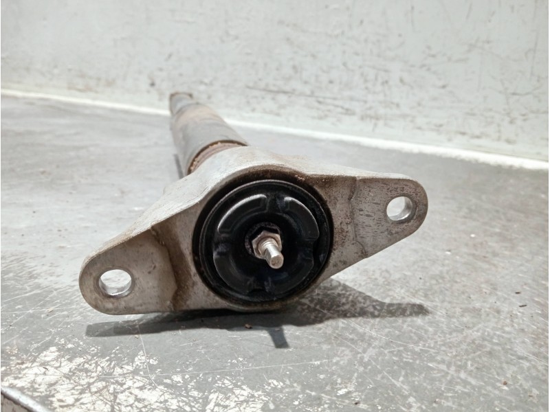 Recambio de amortiguador trasero derecho para mazda cx-3 referencia OEM IAM KA148KT090 DD1V28700G 