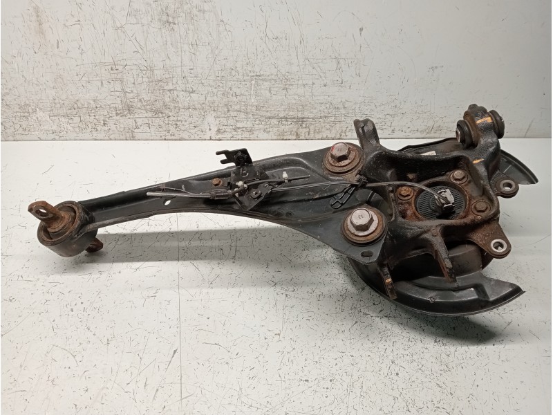 Recambio de mangueta trasera izquierda para toyota auris business referencia OEM IAM   