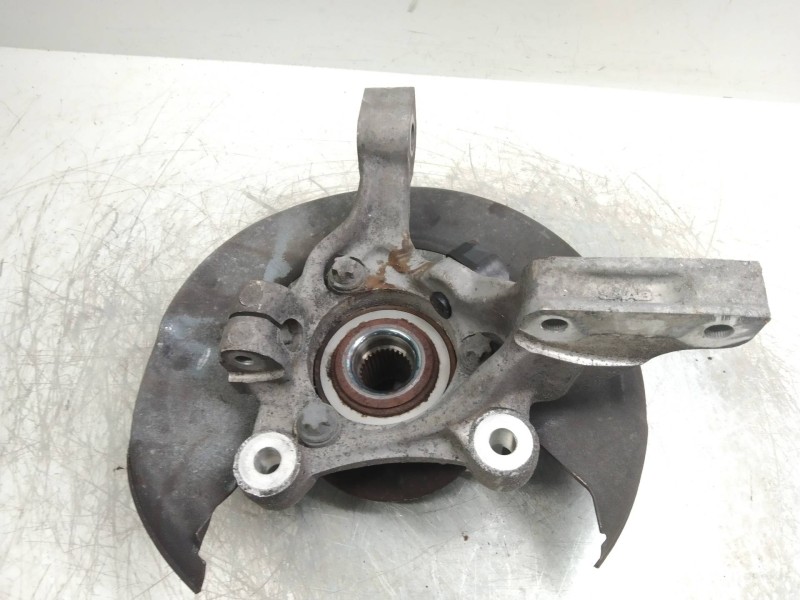 Recambio de mangueta delantera izquierda para saab 9-5 familiar 2.2 tid arc referencia OEM IAM 12762375  