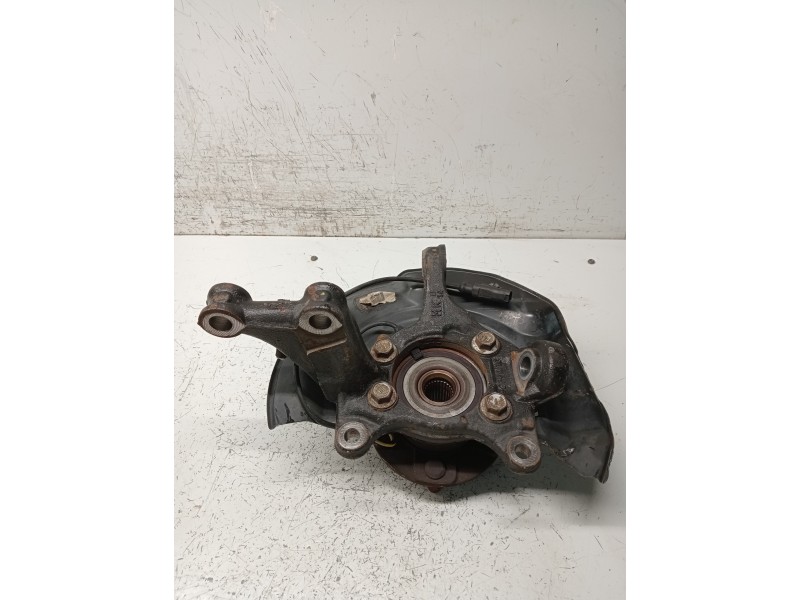 Recambio de mangueta delantera derecha para toyota auris business referencia OEM IAM   