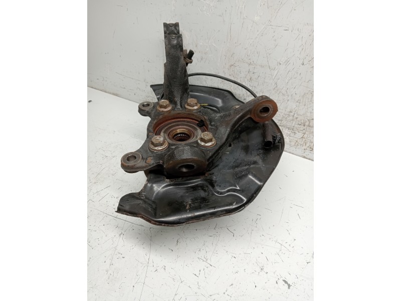 Recambio de mangueta delantera derecha para toyota auris business referencia OEM IAM   