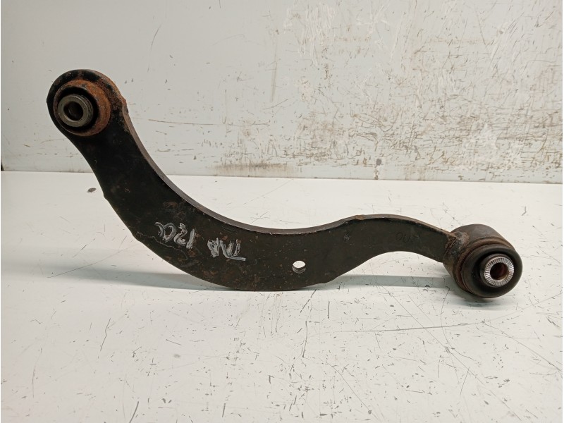 Recambio de brazo suspension superior trasero izquierdo para toyota auris business referencia OEM IAM   