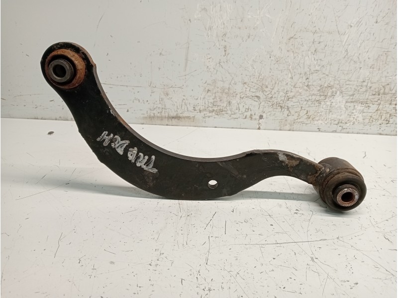 Recambio de brazo suspension superior trasero derecho para toyota auris business referencia OEM IAM   