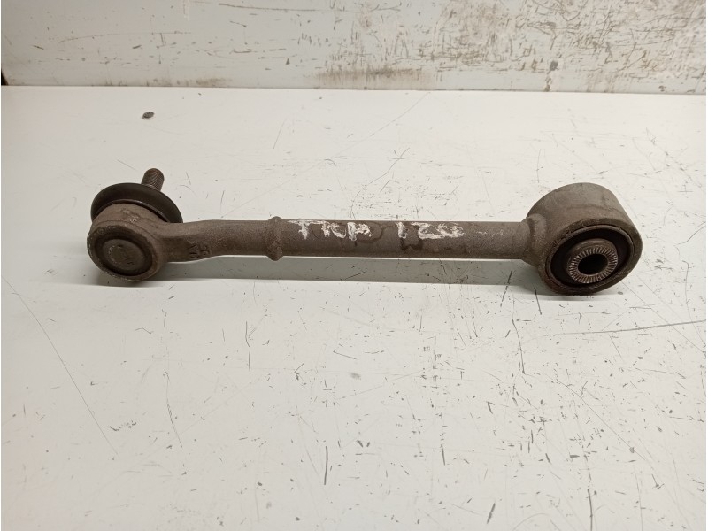 Recambio de brazo suspension inferior trasero izquierdo para toyota auris business referencia OEM IAM   