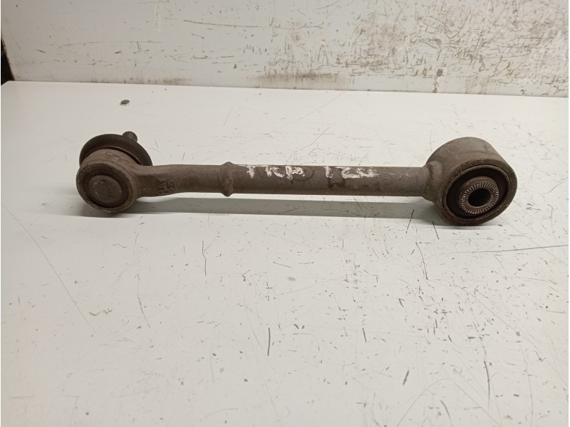 Recambio de brazo suspension inferior trasero izquierdo para toyota auris business referencia OEM IAM   