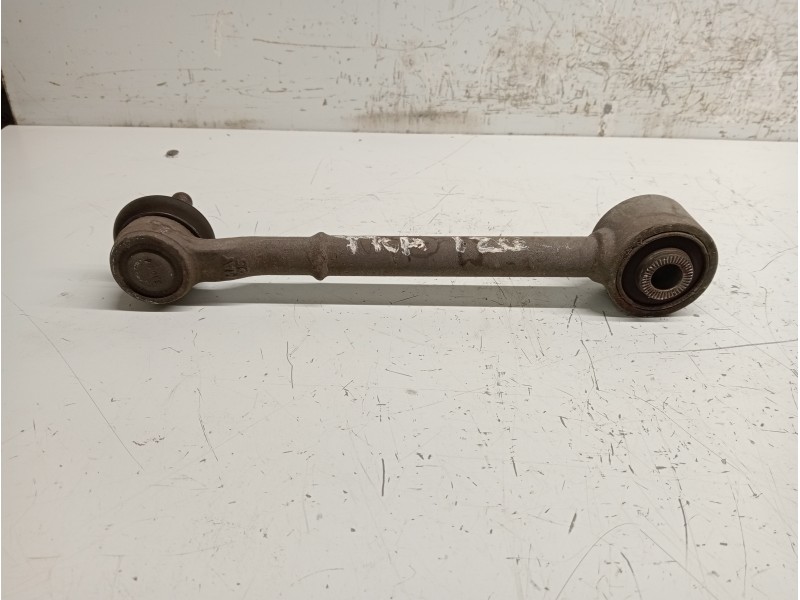 Recambio de brazo suspension inferior trasero izquierdo para toyota auris business referencia OEM IAM   