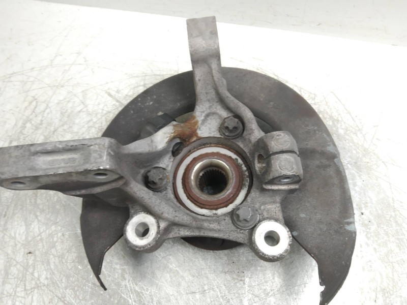 Recambio de mangueta delantera derecha para saab 9-5 familiar 2.2 tid arc referencia OEM IAM 12762376  