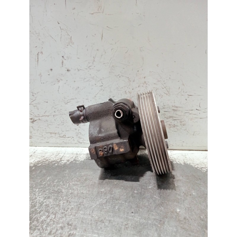 Recambio de bomba direccion para renault clio ii fase i (b/cbo) 1.4 alize referencia OEM IAM 7700431286 7700431283 26077782RP