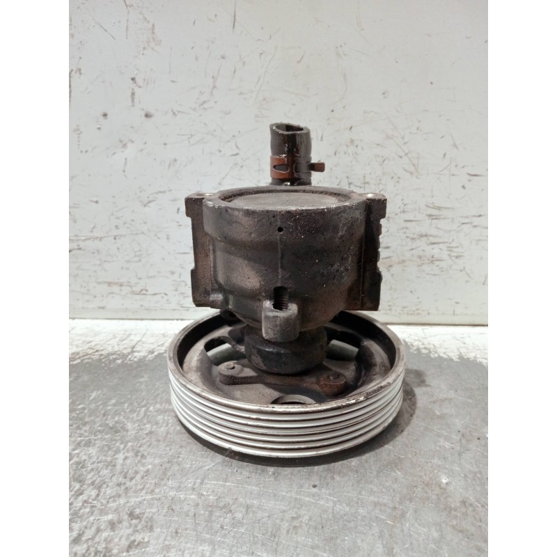 Recambio de bomba direccion para renault clio ii fase i (b/cbo) 1.4 alize referencia OEM IAM 7700431286 7700431283 26077782RP