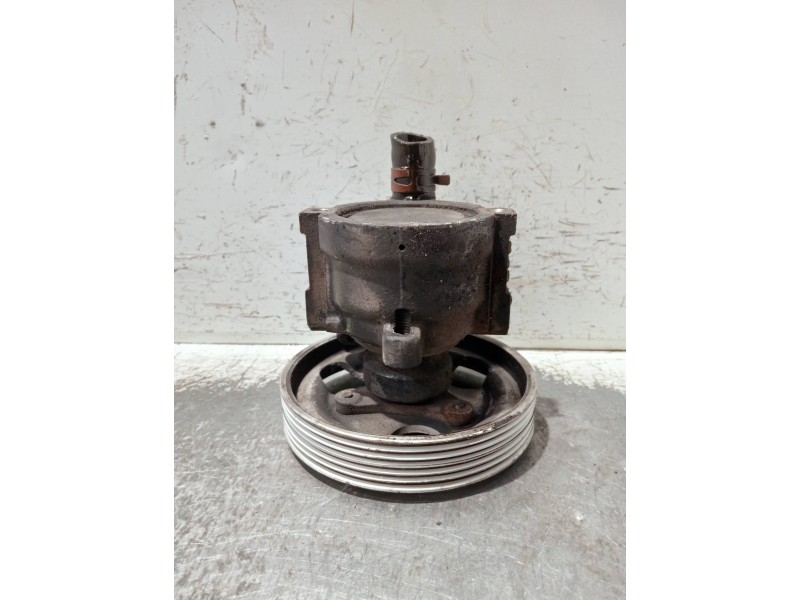 Recambio de bomba direccion para renault clio ii fase i (b/cbo) 1.4 alize referencia OEM IAM 7700431286 7700431283 26077782RP